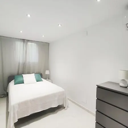 Beautiful 4 Bedroom Town House In Punta Lara Holiday home