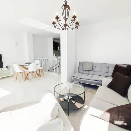 Semesterbostad Beautiful 4 Bedroom Town House In Punta Lara *
