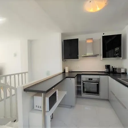 Beautiful 4 Bedroom Town House In Punta Lara *