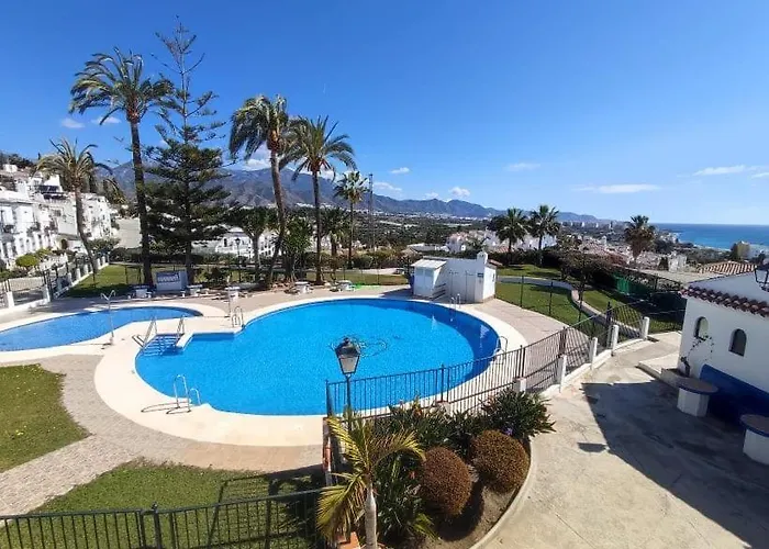 Beautiful 4 Bedroom Town House In Punta Lara ネルハ