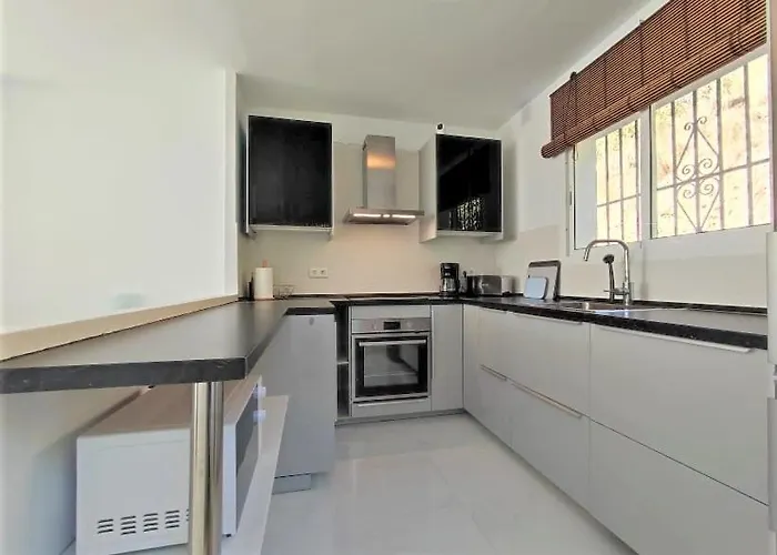 Beautiful 4 Bedroom Town House In Punta Lara 別荘