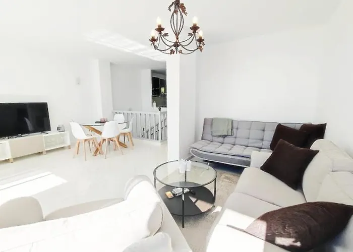 Дом отдыха Beautiful 4 Bedroom Town House In Punta Lara *