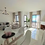 Beautiful 4 Bedroom Town House In Punta Lara Holiday home *